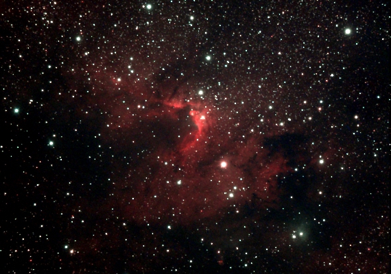 散光星雲　Sh2-155の画像です。