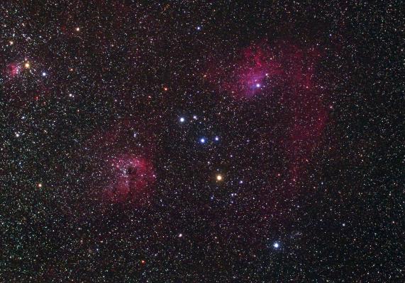 散光星雲IC405・IC410の画像です。
