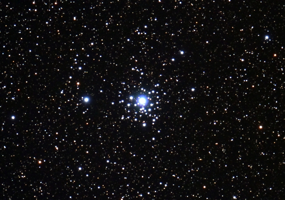 散開星団　NGC2362の画像です。