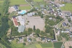 空からみた龍岡城跡の写真