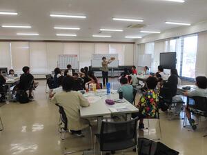 英語学習をしている写真