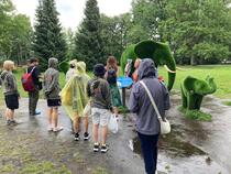 農場の博物館見学の様子