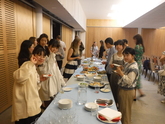 クルトナ学校での夕食会の様子