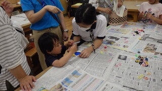 ガールスカウトの皆さんが指導しているところの写真