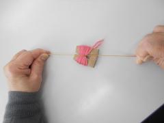 手順（3）巻き終わったら真ん中を縛ります