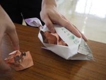 釣った魚をさばいている様子4