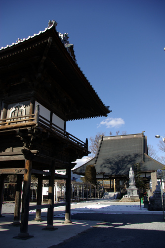 西念寺の境内