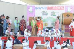 狐の嫁入り道中の様子