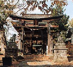 八幡神社の鳥居と社殿