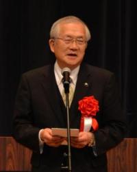 あいさつをする戸田市長の写真