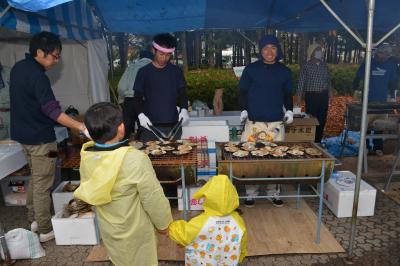 復興イベントのひとつとして三陸大船渡ホタテ＆さんま祭りが開催されました