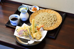 そば処内の料理写真