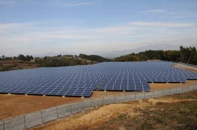 メガソーラー発電所の外観の画像