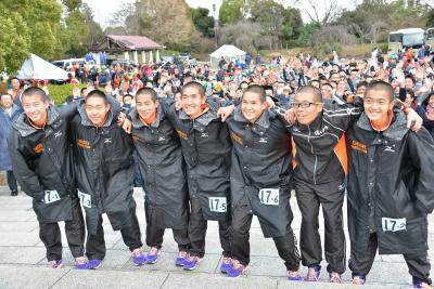 レース後、喜びの表情を浮かべる選手の皆さんの画像