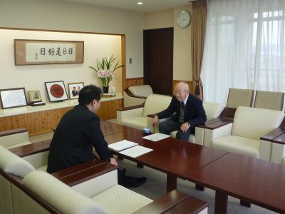 白井会長との懇談の様子の画像