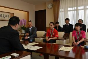 表敬訪問の様子1