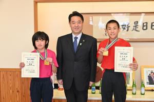 大会優勝の皆さまと1