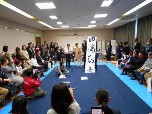 揮毫会の様子1