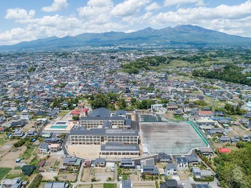 岩村田小学校全景1