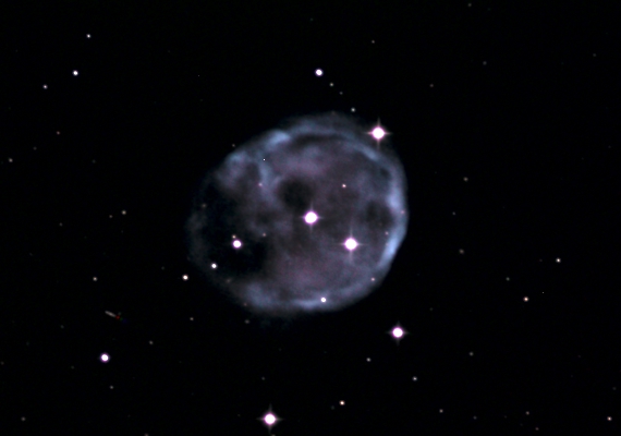 惑星状星雲　NGC246の画像です。