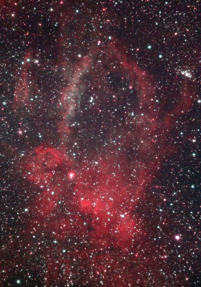 散光星雲　Sh2-157の画像です。