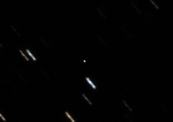 小惑星「リュウグウ」の写真です。