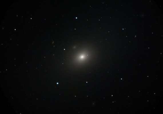 銀河　M86の画像です。