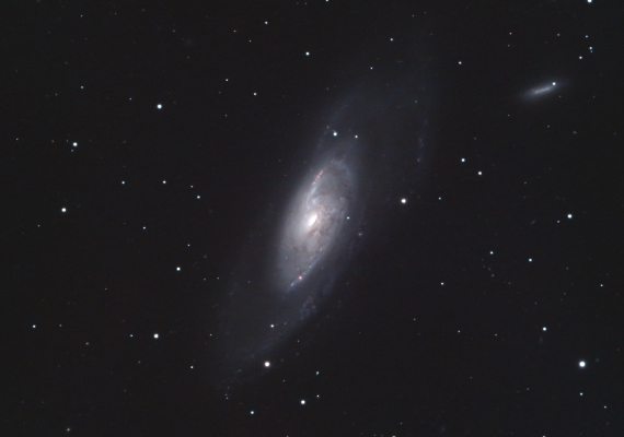 銀河　M106の画像です。