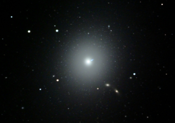 銀河　M87の画像です。
