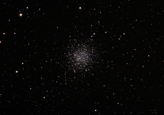球状星団　NGC5897の画像です。