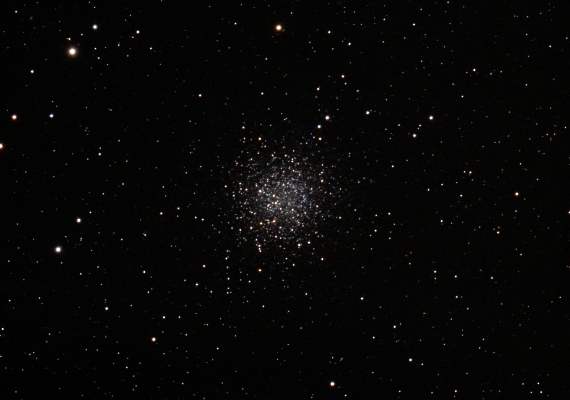 球状星団　NGC5897の画像です。