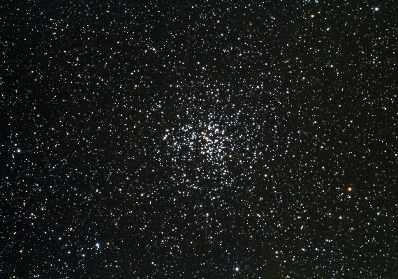 散開星団　M37の画像です。
