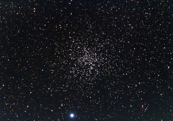 散開星団　NGC2477の画像です。